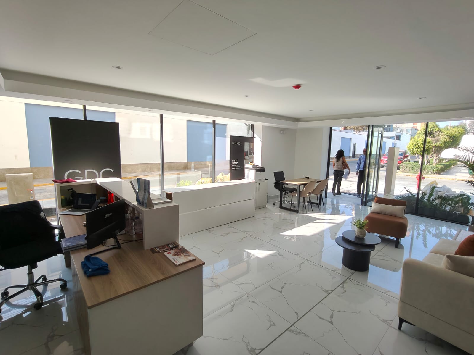 BARRANCO:Alquilo idepartamento de ESTRENO de 42 m2 con 1 dormitorio frente a PARQUE