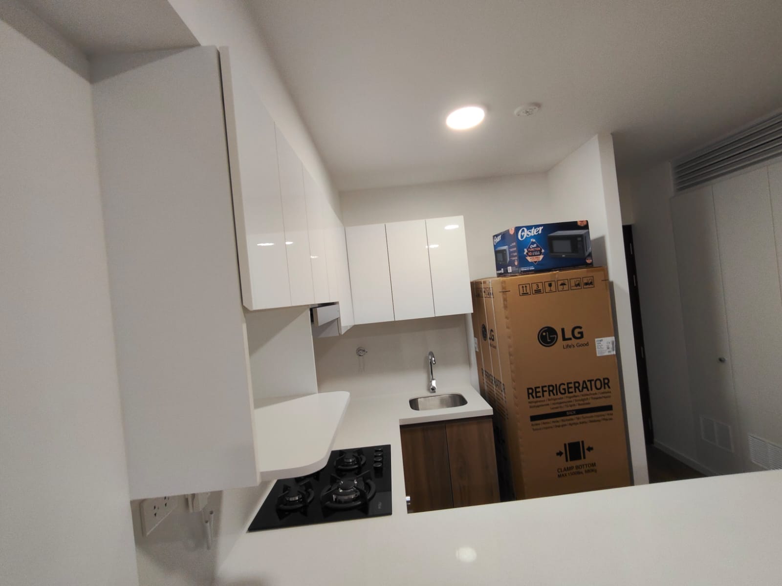 BARRANCO:Alquilo idepartamento de ESTRENO de 42 m2 con 1 dormitorio frente a PARQUE