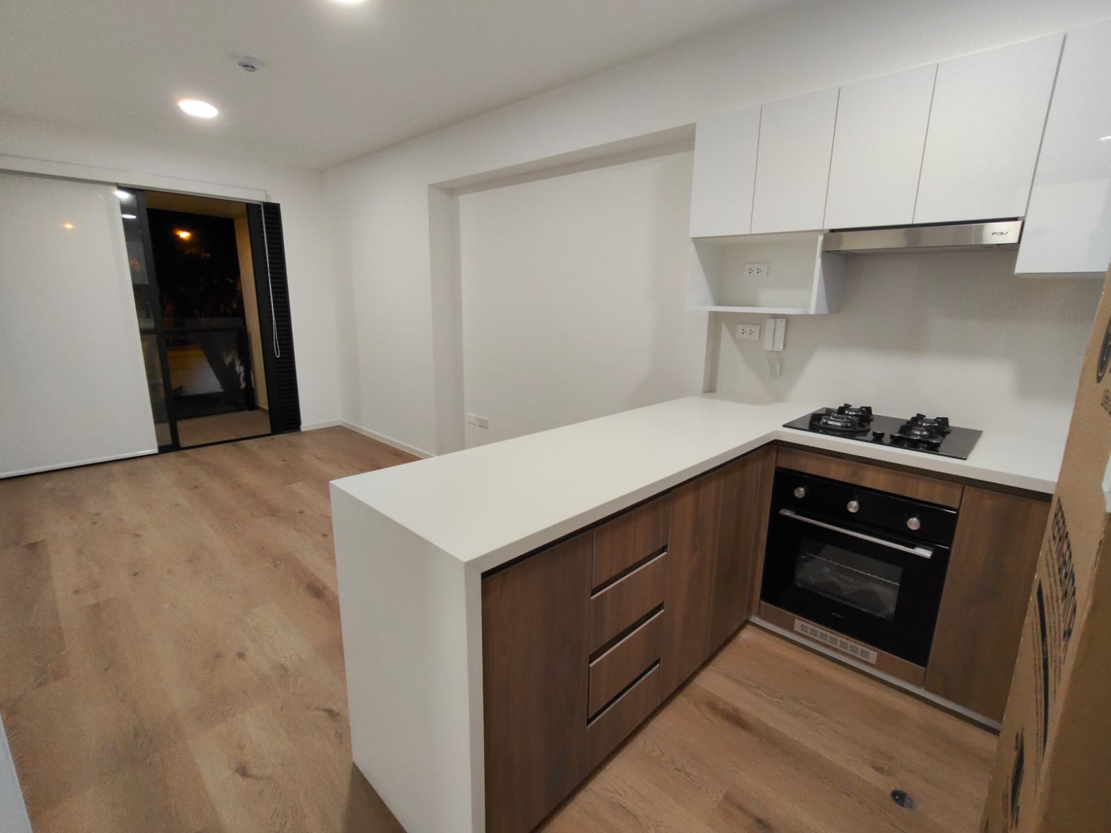 BARRANCO:Alquilo idepartamento de ESTRENO de 42 m2 con 1 dormitorio frente a PARQUE