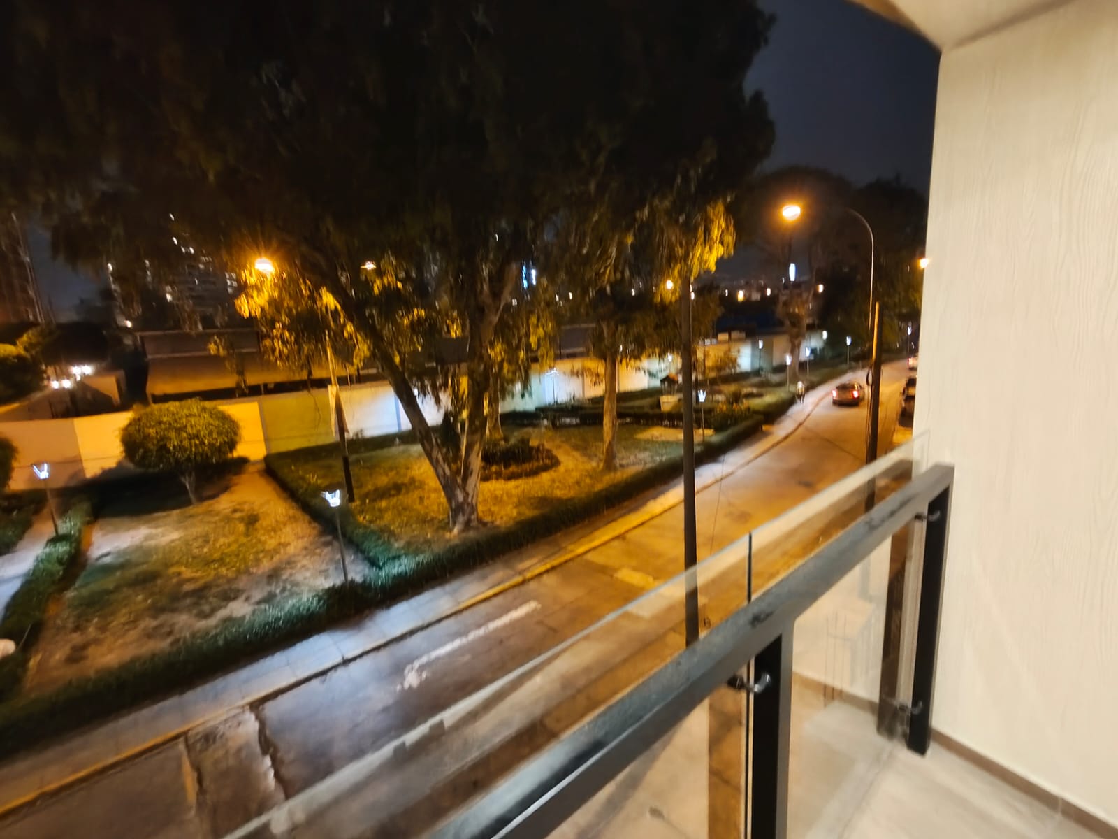 BARRANCO:Alquilo idepartamento de ESTRENO de 42 m2 con 1 dormitorio frente a PARQUE