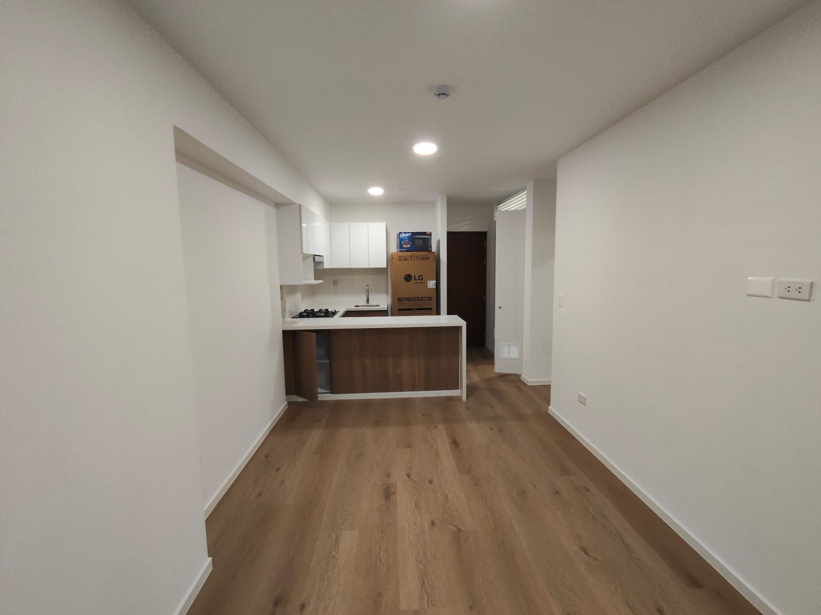 BARRANCO:Alquilo idepartamento de ESTRENO de 42 m2 con 1 dormitorio frente a PARQUE