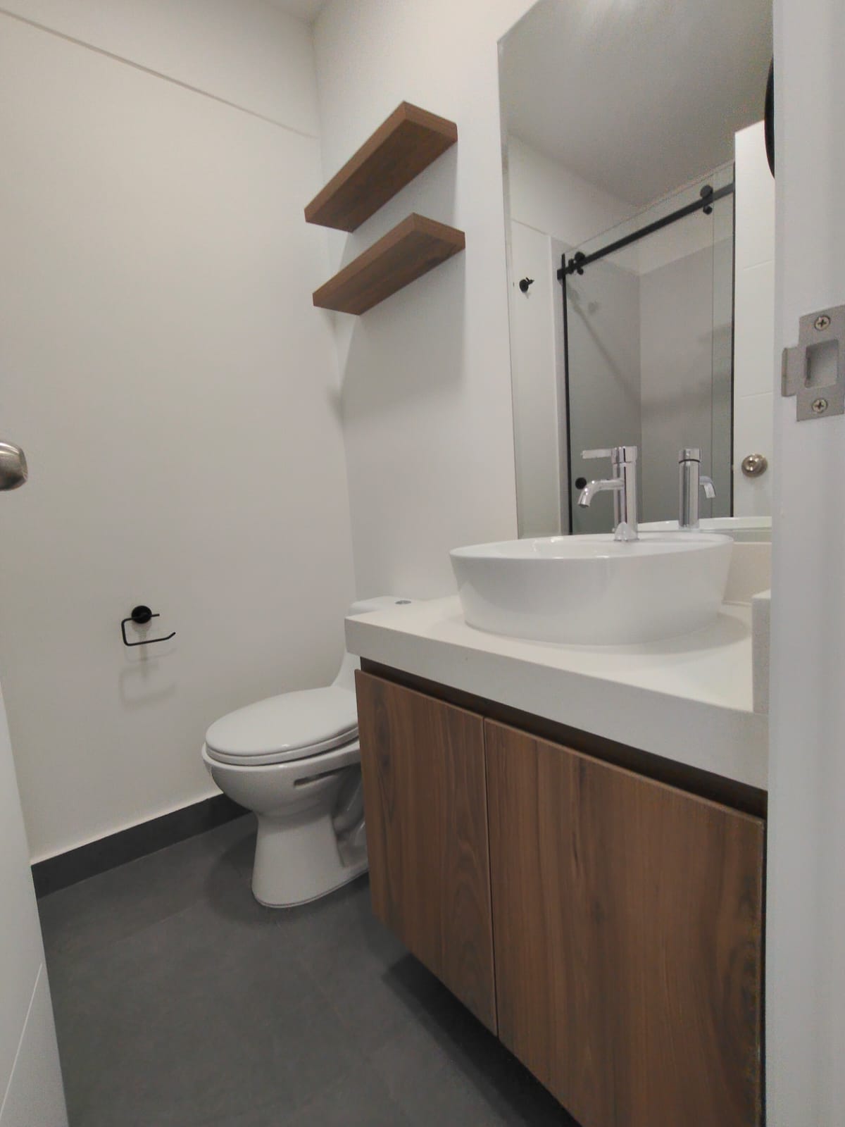 BARRANCO:Alquilo idepartamento de ESTRENO de 42 m2 con 1 dormitorio frente a PARQUE