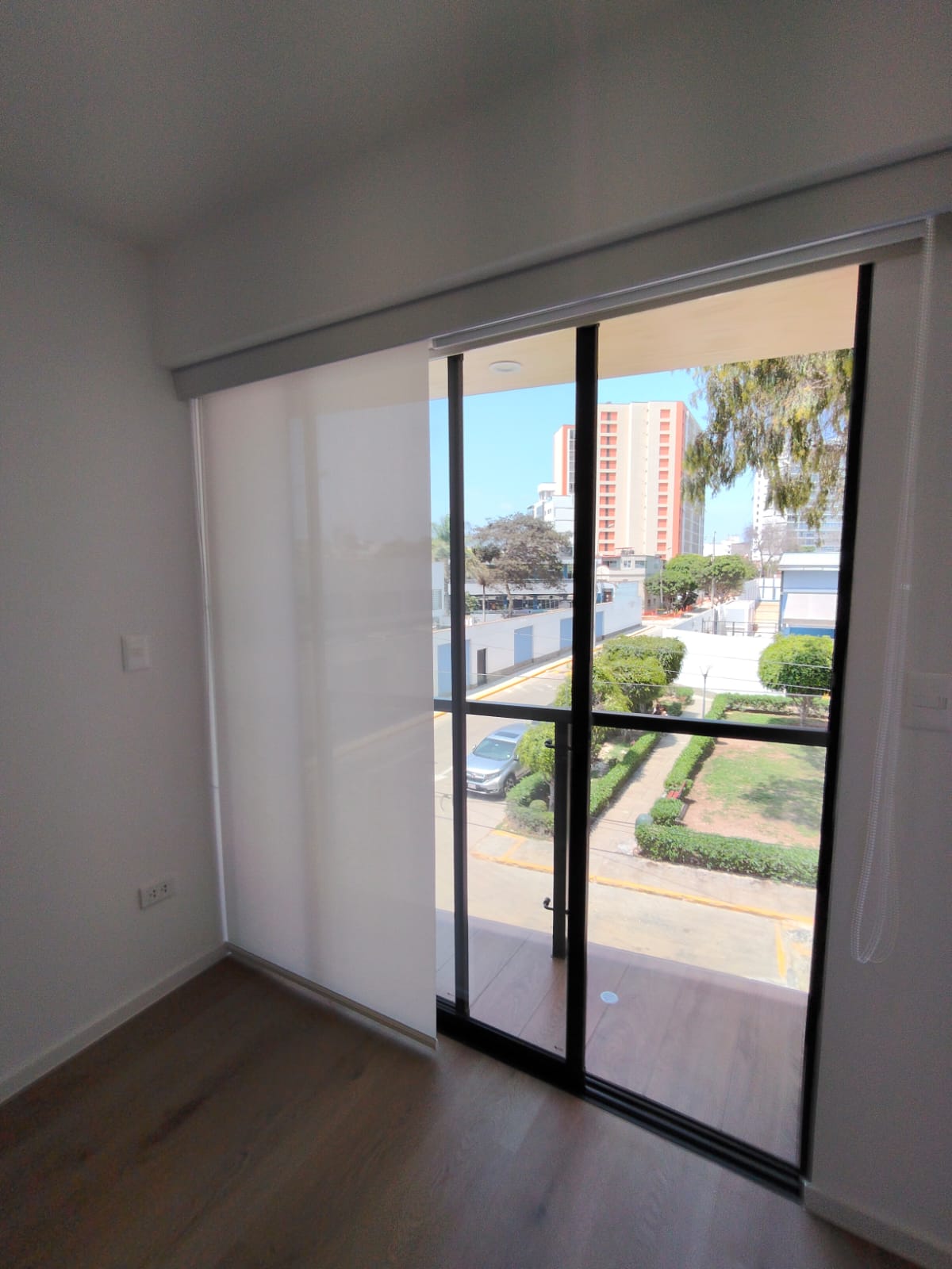 BARRANCO:Alquilo idepartamento de ESTRENO de 42 m2 con 1 dormitorio frente a PARQUE