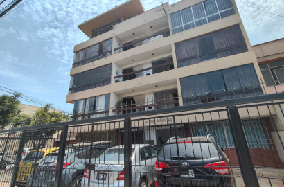 SAN BORJA_ALQUILO DEPARTAMENT 100 M2, CON 3 DORMITORIOS, 2 BAÑOS, 1 ESTACIONAMIENTO